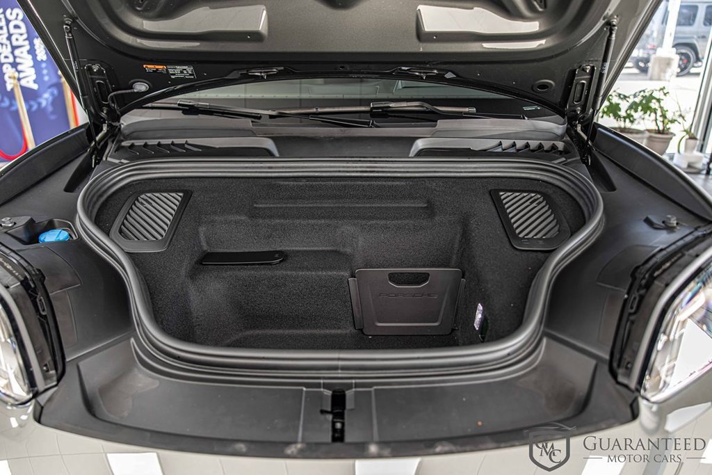 Used 2025 Porsche Macan Turbo Electric AWD/4WD image 6