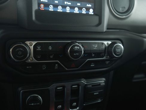 Used 2022 Jeep Wrangler Sport S image 18