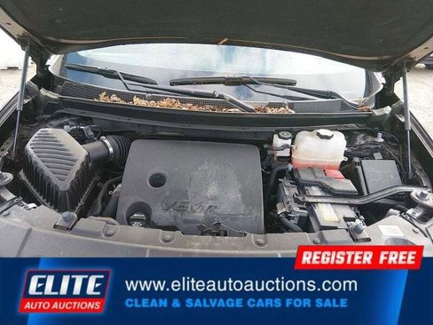 Used 2021 Chevrolet Traverse LT FWD image 20
