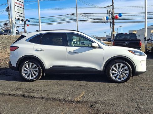 Certified 2022 Ford Escape Titanium w/ Titanium Elite Package image 26