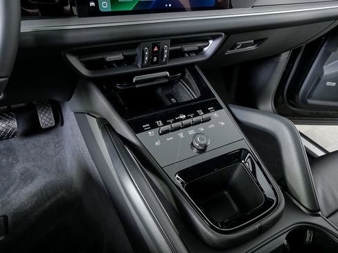 New 2026 Porsche Cayenne AWD image 18