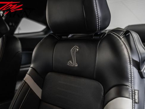 Used 2021 Ford Mustang Shelby GT500 w/ Technology Package image 26