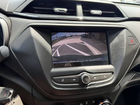 Used 2021 Chevrolet TrailBlazer LS FWD image 32
