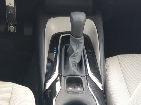 Used 2020 Toyota Corolla LE image 25