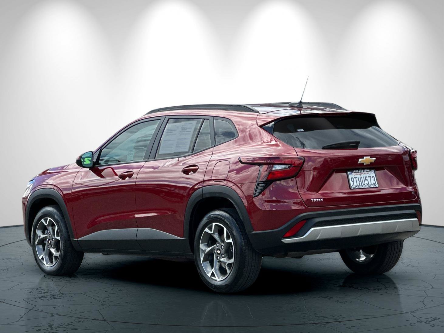 Used 2025 Chevrolet Trax LT w/ LT Convenience Package FWD image 6