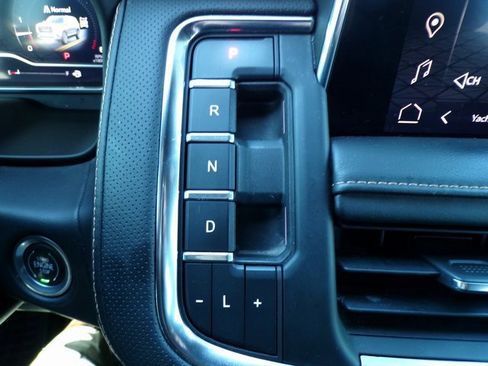 Used 2023 GMC Yukon XL AT4 w/ AT4 Premium Plus Package image 28