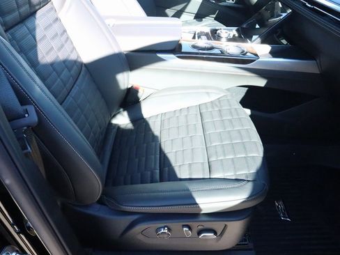 New 2026 Cadillac Escalade Platinum Sport w/ LPO, ONYX Package image 15