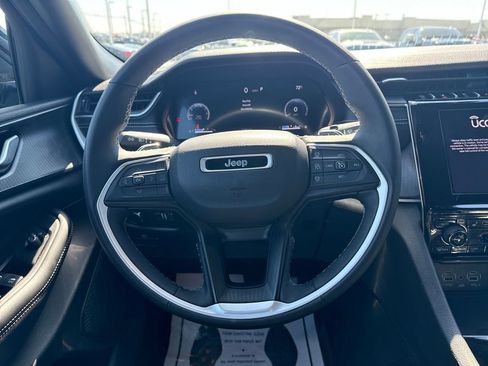 Used 2024 Jeep Grand Cherokee L Laredo image 18