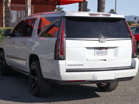Used 2017 Cadillac Escalade ESV Platinum image 6