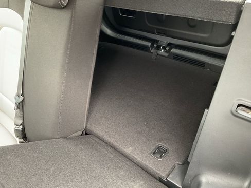 Used 2025 Hyundai Venue SEL image 17