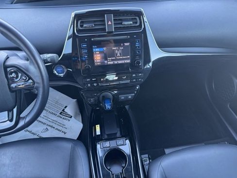 Used 2019 Toyota Prius XLE image 2
