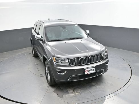Used 2017 Jeep Grand Cherokee Limited w/ Trailer Tow Group IV AWD/4WD image 26