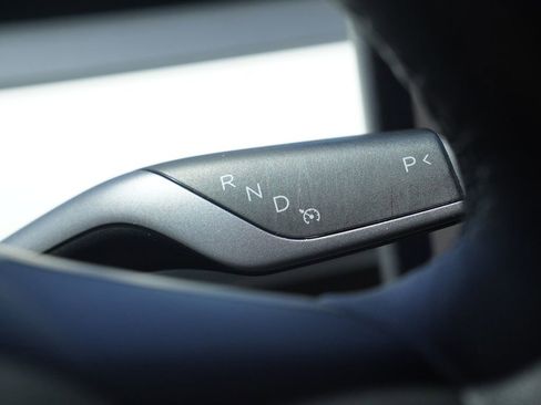 Used 2022 Tesla Model Y Long Range AWD/4WD image 10
