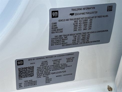 Used 2024 Chevrolet Silverado 2500 Custom w/ Custom Convenience Package image 30