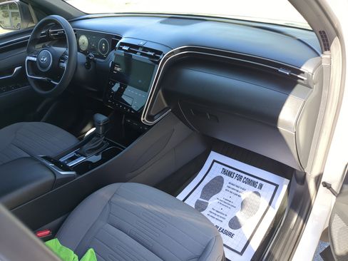 Used 2024 Hyundai Santa Cruz SEL w/ Activity Package image 11