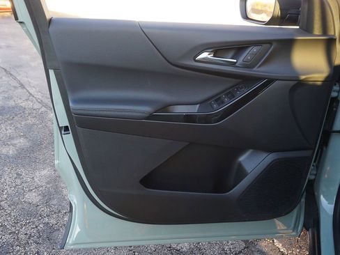 Used 2026 Chevrolet Equinox LT image 23