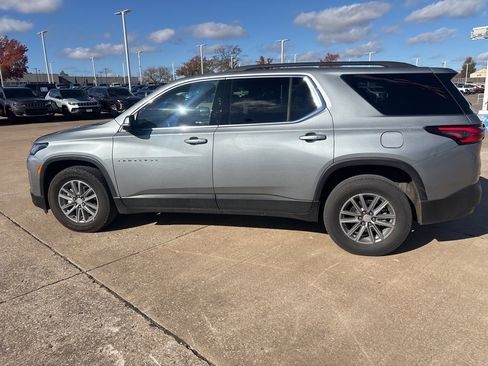 Used 2023 Chevrolet Traverse LT image 8
