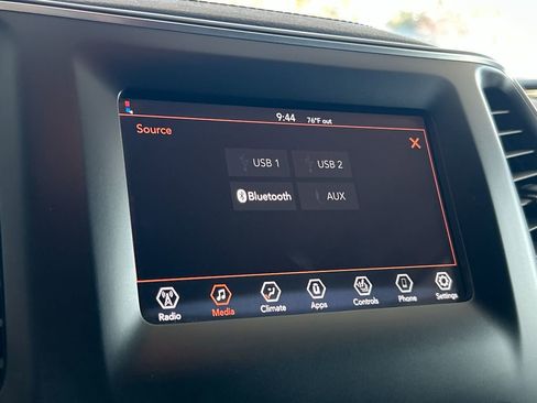 Used 2019 Jeep Cherokee Latitude w/ Cold Weather Group image 25