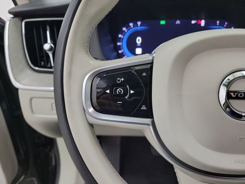 Certified 2023 Volvo XC60 B5 Ultimate w/ Climate Package image 24