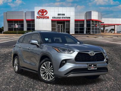 Used 2024 Toyota Highlander Platinum
