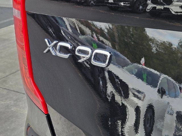 Used 2021 Volvo XC90 T6 Momentum w/ Advanced Package AWD/4WD image 11