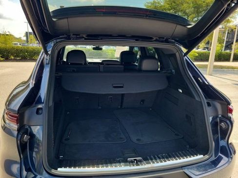 Certified 2024 Porsche Cayenne AWD/4WD image 8
