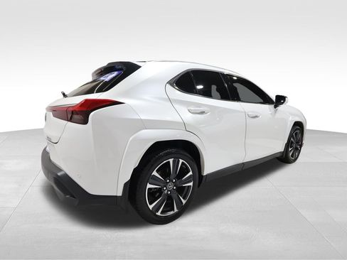 Used 2022 Lexus UX 200 w/ Premium Package image 4
