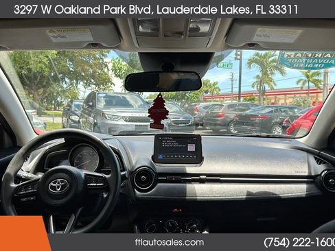 Used 2019 Toyota Yaris LE FWD image 31