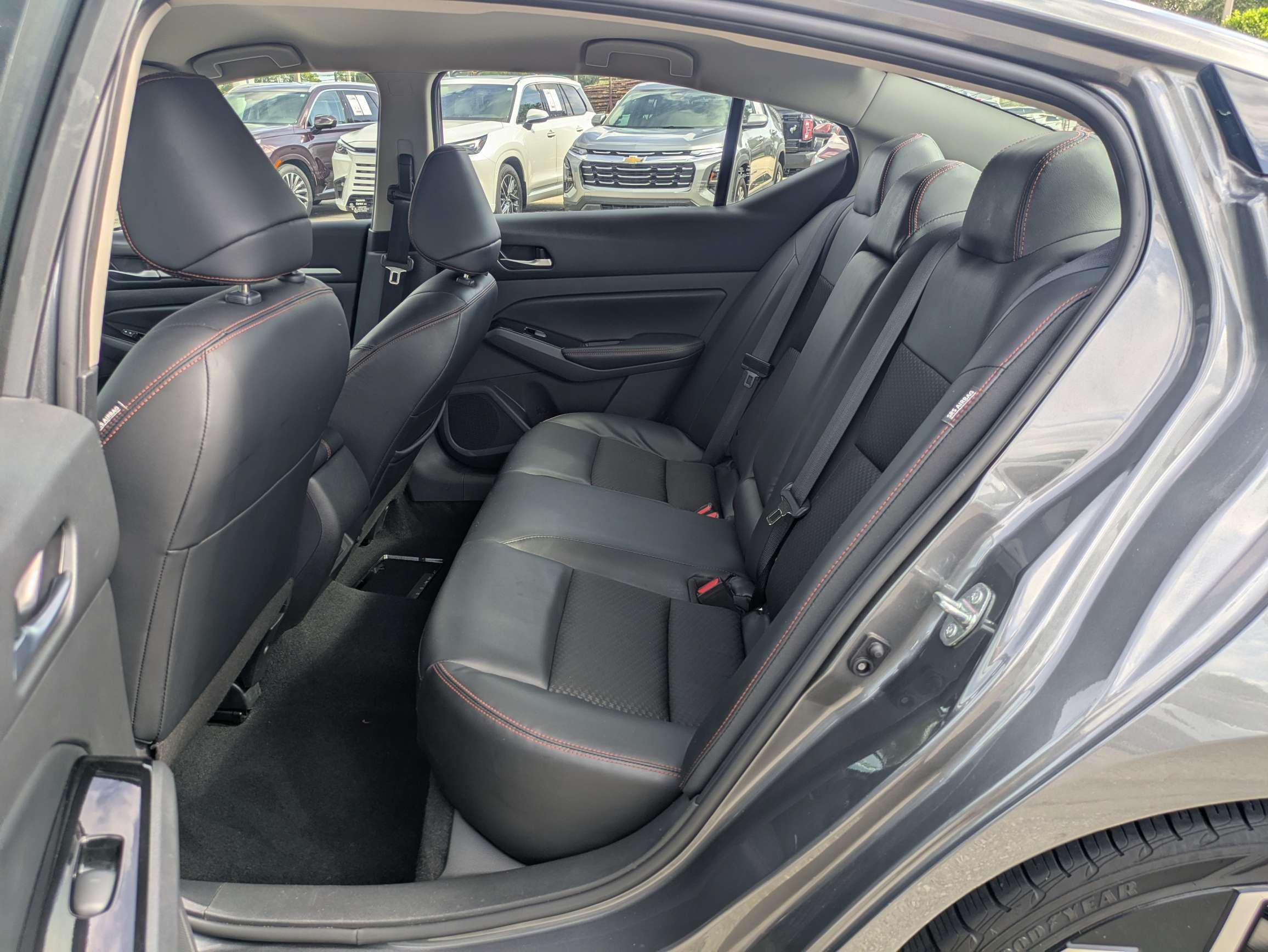 Used 2024 Nissan Altima 2.5 SR FWD image 13