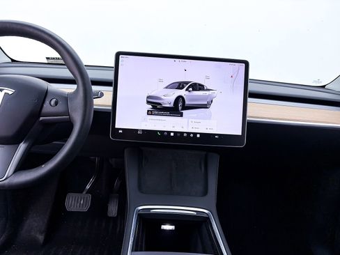 Used 2023 Tesla Model Y Long Range AWD/4WD image 6