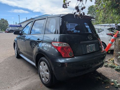 Used 2006 Scion xA FWD image 3