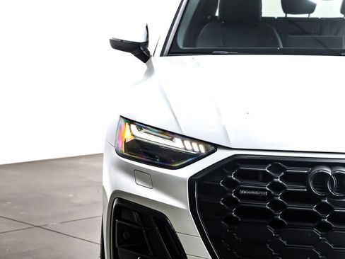 Used 2024 Audi Q5 e Prestige w/ Prestige Package image 15