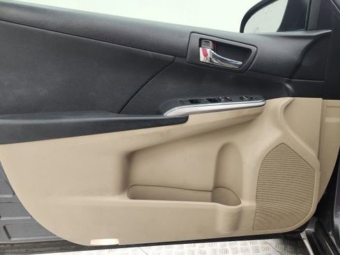 Used 2012 Toyota Camry LE image 11