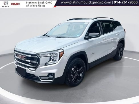 Used 2022 GMC Terrain AT4 image 4