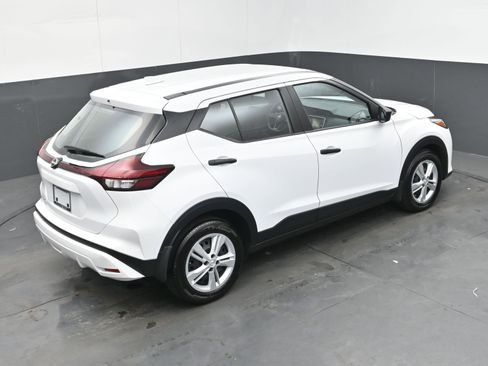 Certified 2025 Nissan Kicks Play S image 35