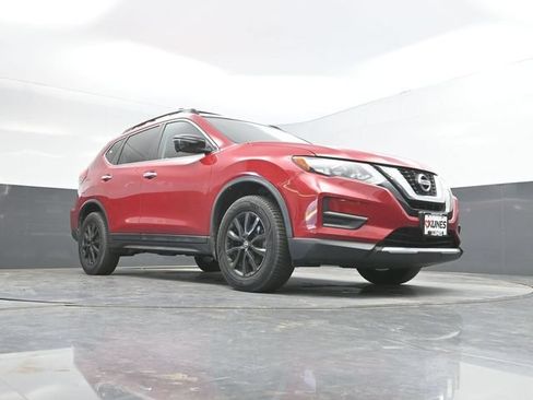 Used 2017 Nissan Rogue SV w/ Midnight Edition Package AWD/4WD image 42
