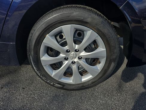 Used 2023 Toyota Corolla LE image 32