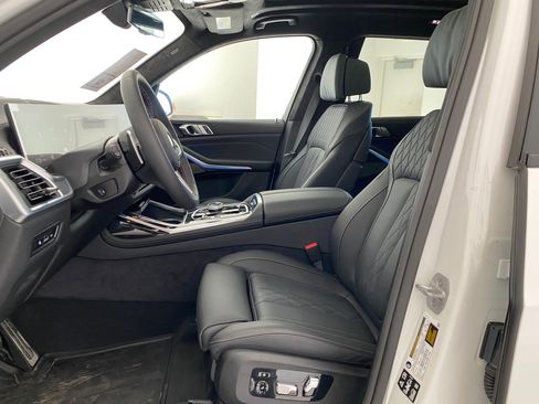 New 2026 BMW X7 M60i image 5