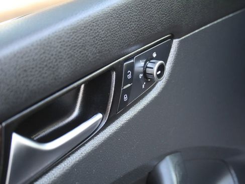 Used 2014 Volkswagen Passat 1.8T SEL Premium image 17