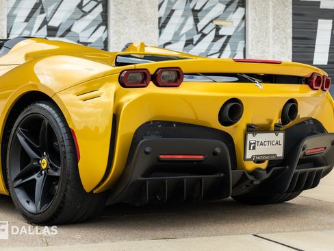 Used 2023 Ferrari SF90 Spider AWD/4WD image 12