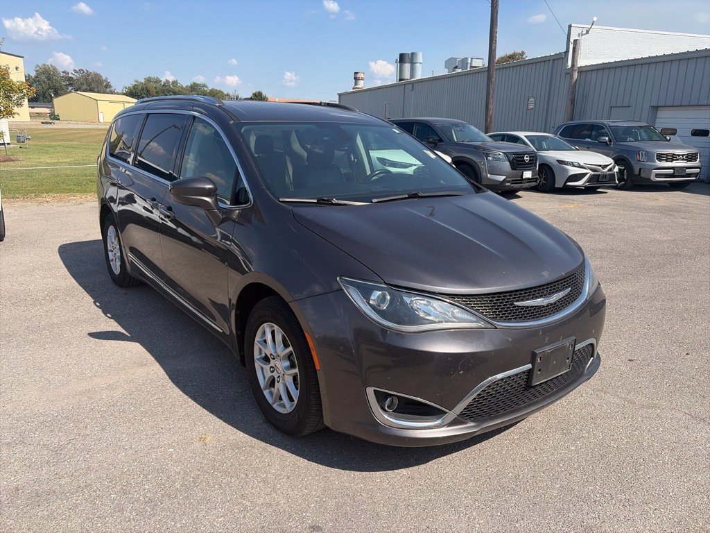 Used 2018 Chrysler Pacifica Touring-L FWD image 8