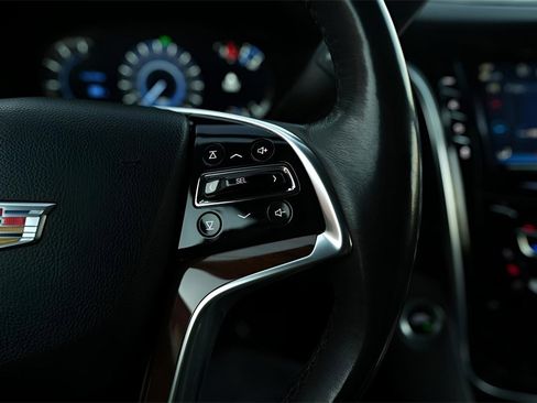 Used 2020 Cadillac Escalade ESV 4WD image 52