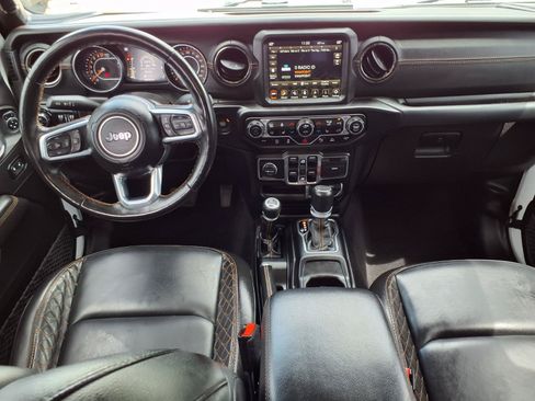 Used 2021 Jeep Gladiator Overland AWD/4WD image 5