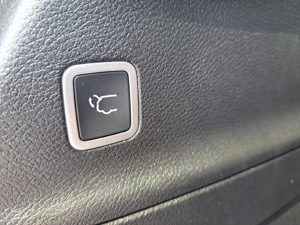 Certified 2026 Chrysler Pacifica Limited FWD image 33