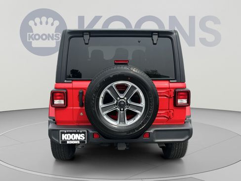 Used 2018 Jeep Wrangler Unlimited Sahara AWD/4WD image 15