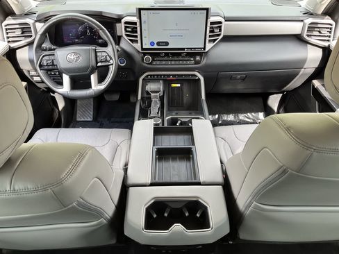 Used 2024 Toyota Tundra Limited image 9