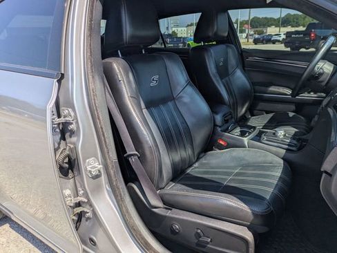 Used 2017 Chrysler 300 S AWD/4WD image 39
