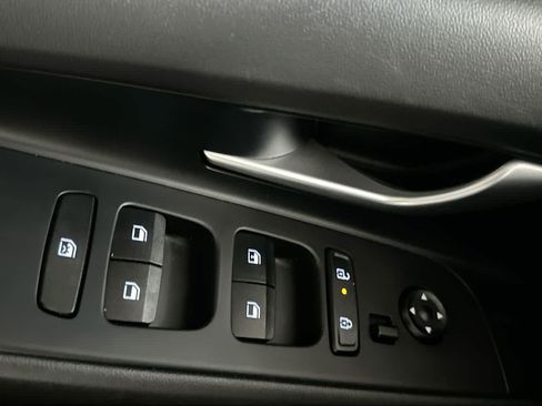 Used 2026 Hyundai Elantra SE FWD image 17