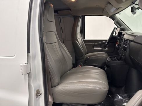 Used 2022 GMC Savana 2500 Extended RWD image 22
