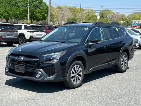 Certified 2024 Subaru Outback Premium AWD/4WD image 2